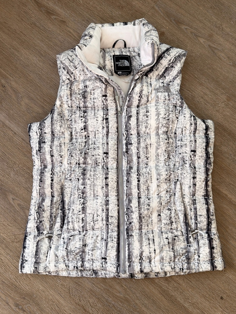 The North Face Women's White & Gray Patterned Quilted Vest